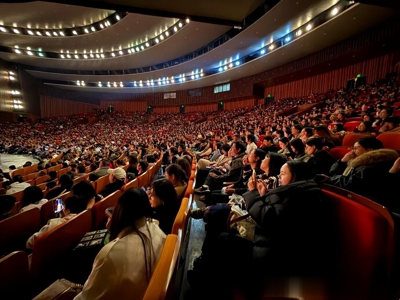 德云社当红演员发文，6座城市同时举办专场，德云社又热闹起来了