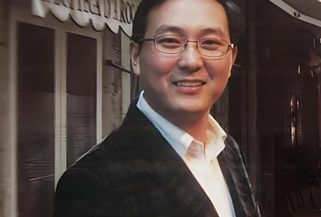 丈夫生意破产,儿子回国读书,51岁董卿再次亮相,婚姻成谜惹猜测