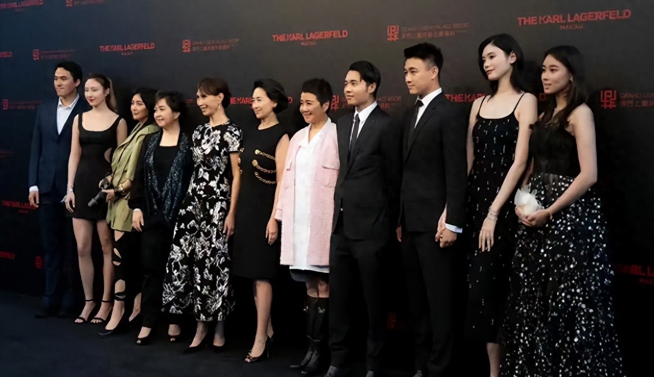 王伟忠劲爆采访：赌王何鸿燊不止17个孩子吧？何超仪：好像差不多