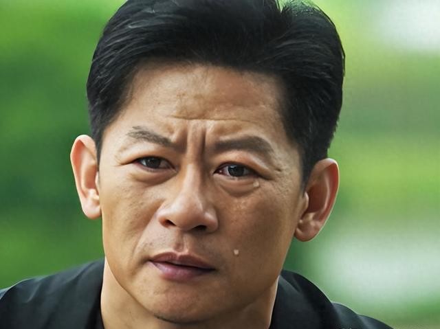 他们原来是夫妻,两人恩爱27年,李健42岁凭借《狂飙》出圈