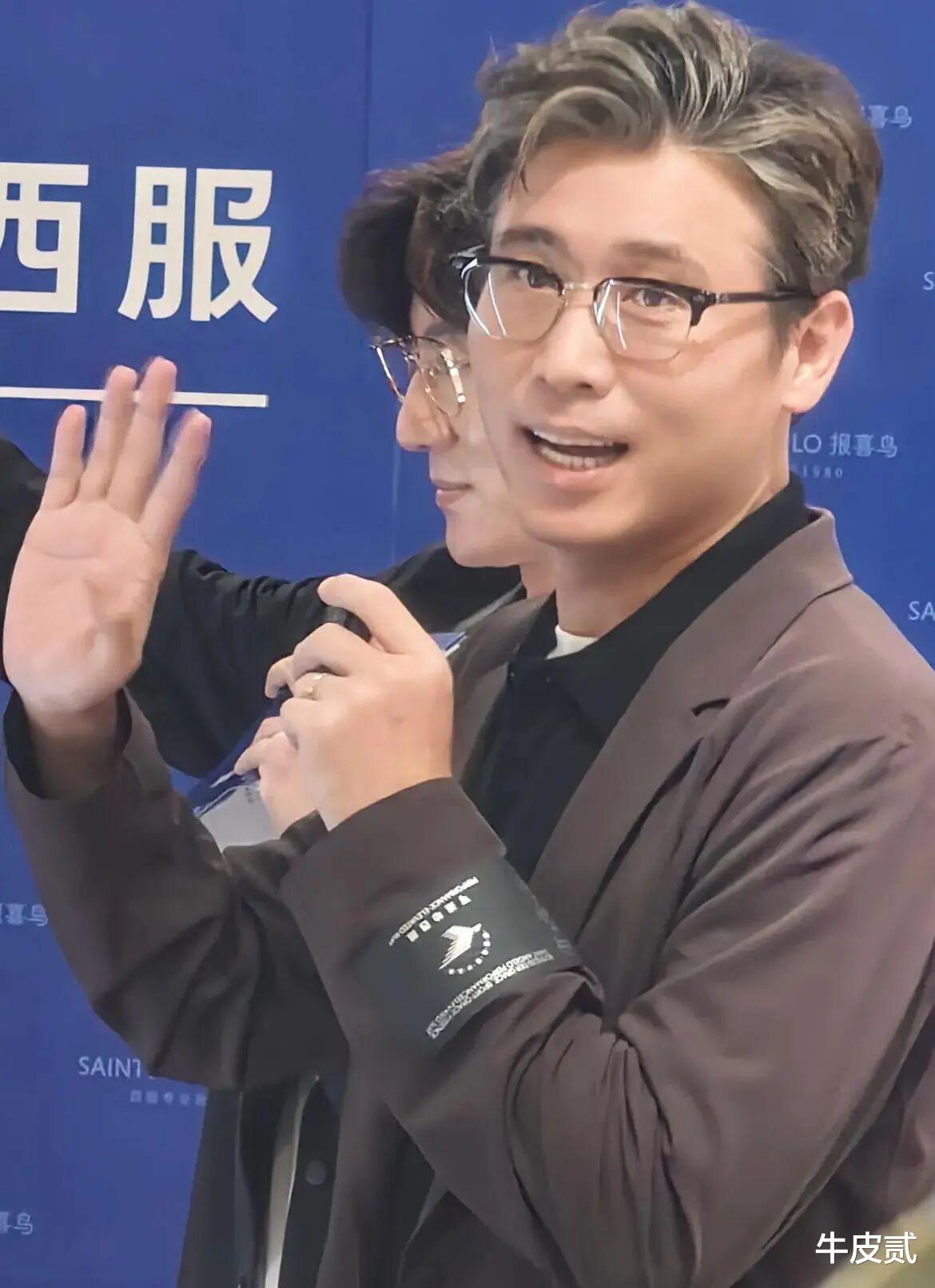 这一次，50岁的李乃文，吃了没文化的亏