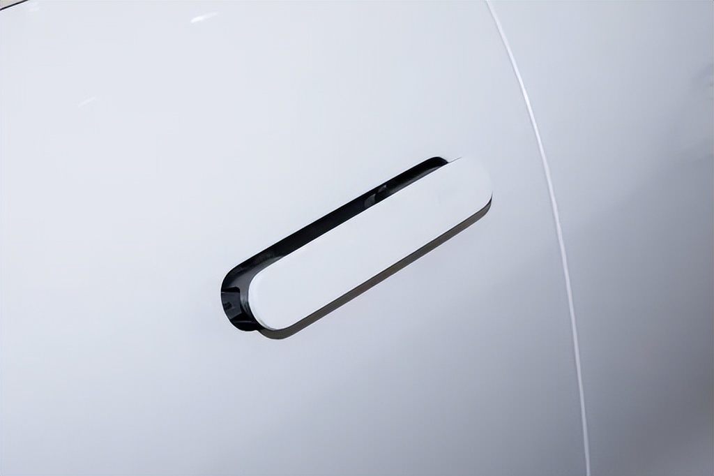 新年家庭出行怎么选?智己LS9 2026款测试:六座舒适感直接拉满