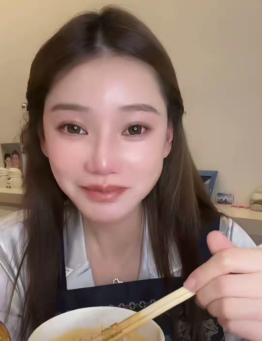 马筱梅深夜开播：玥儿缺安全感跟外婆睡，会在台北生娃北京上户口