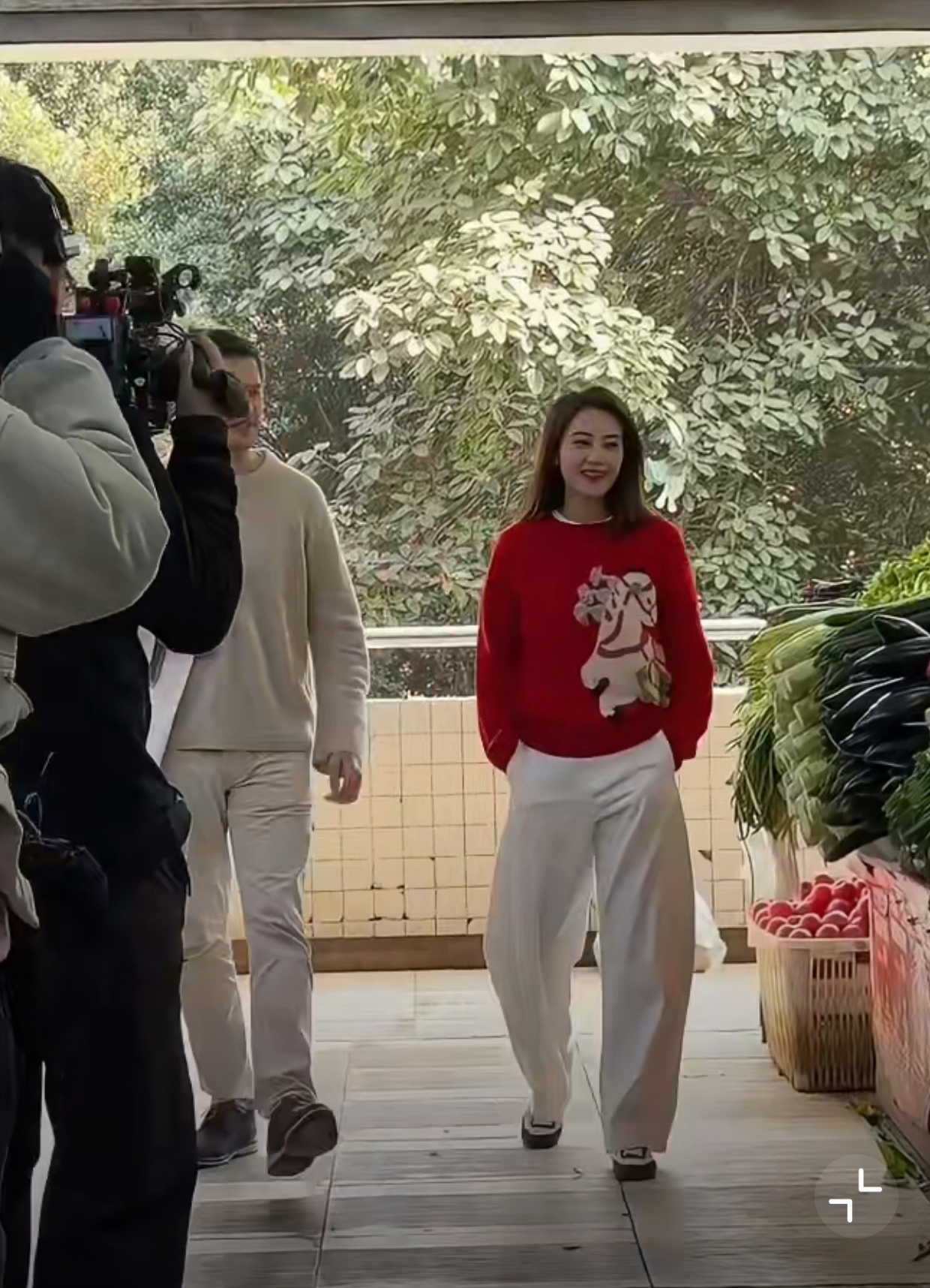 高圆圆录综艺还要光替惹众怒，网友怒批：赚最多的钱，干最少的活