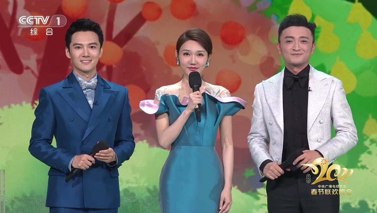 离春节不到俩月，尼格买提90秒获奖感言先火了，难怪主持11届春晚