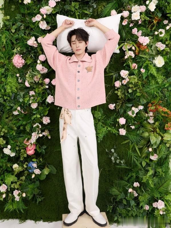 9位身高逆天男星！ 狙击蝴蝶》周柯宇没输张凌赫，这位比刘宇宁高