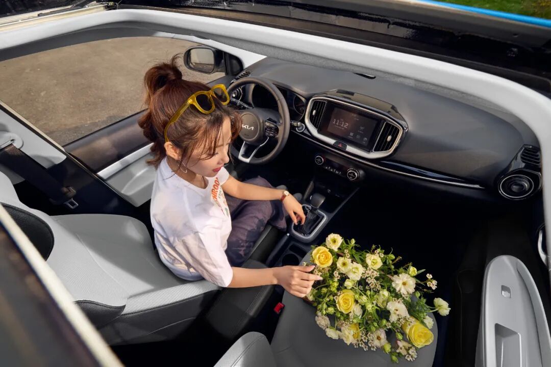 潮酷新生代座驾 2026款起亚奕跑上市 售价6.48万元起