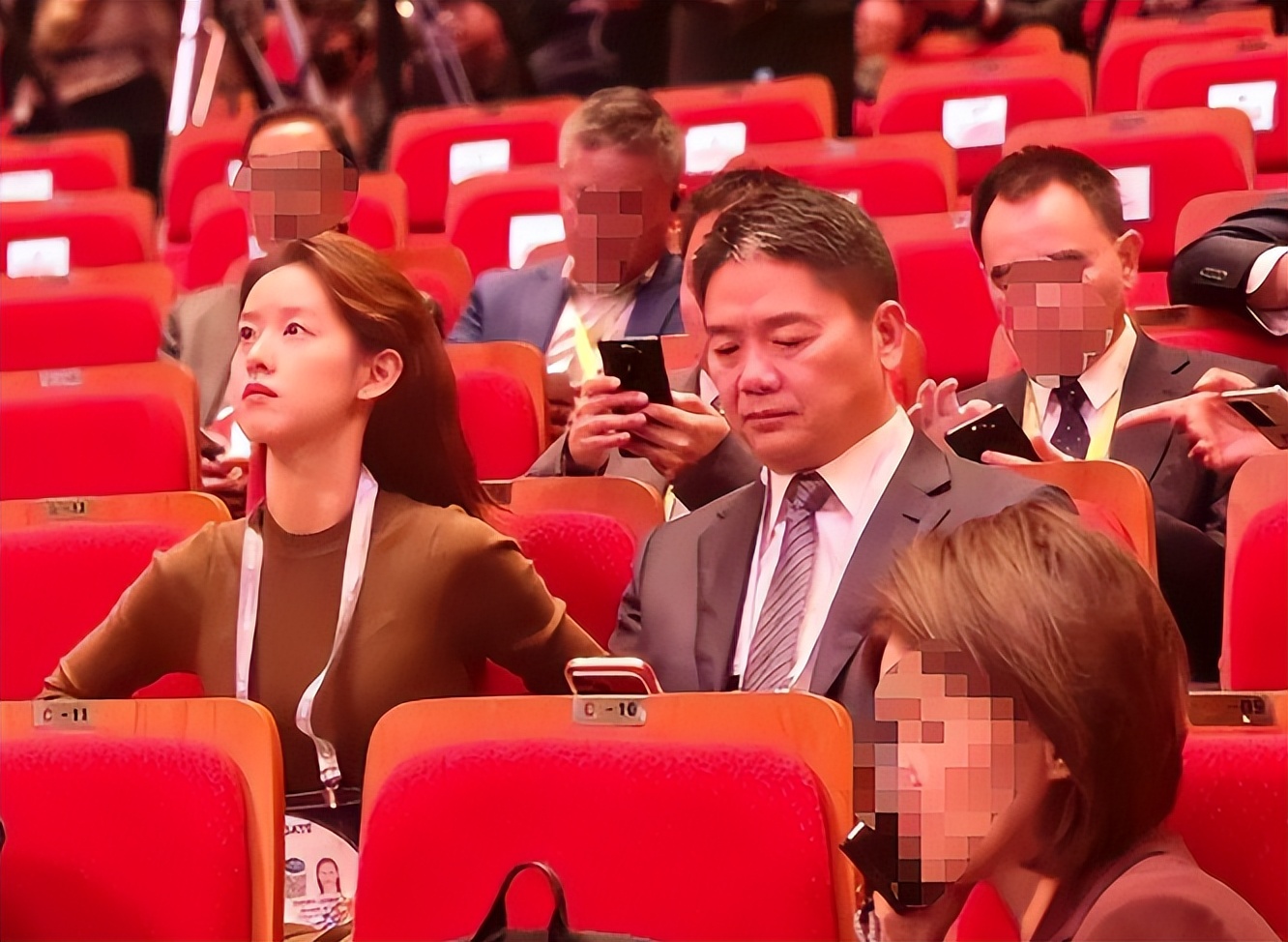 章泽天也没想到，51岁老公刘强东再破天花板，让整个欧洲刮目相看