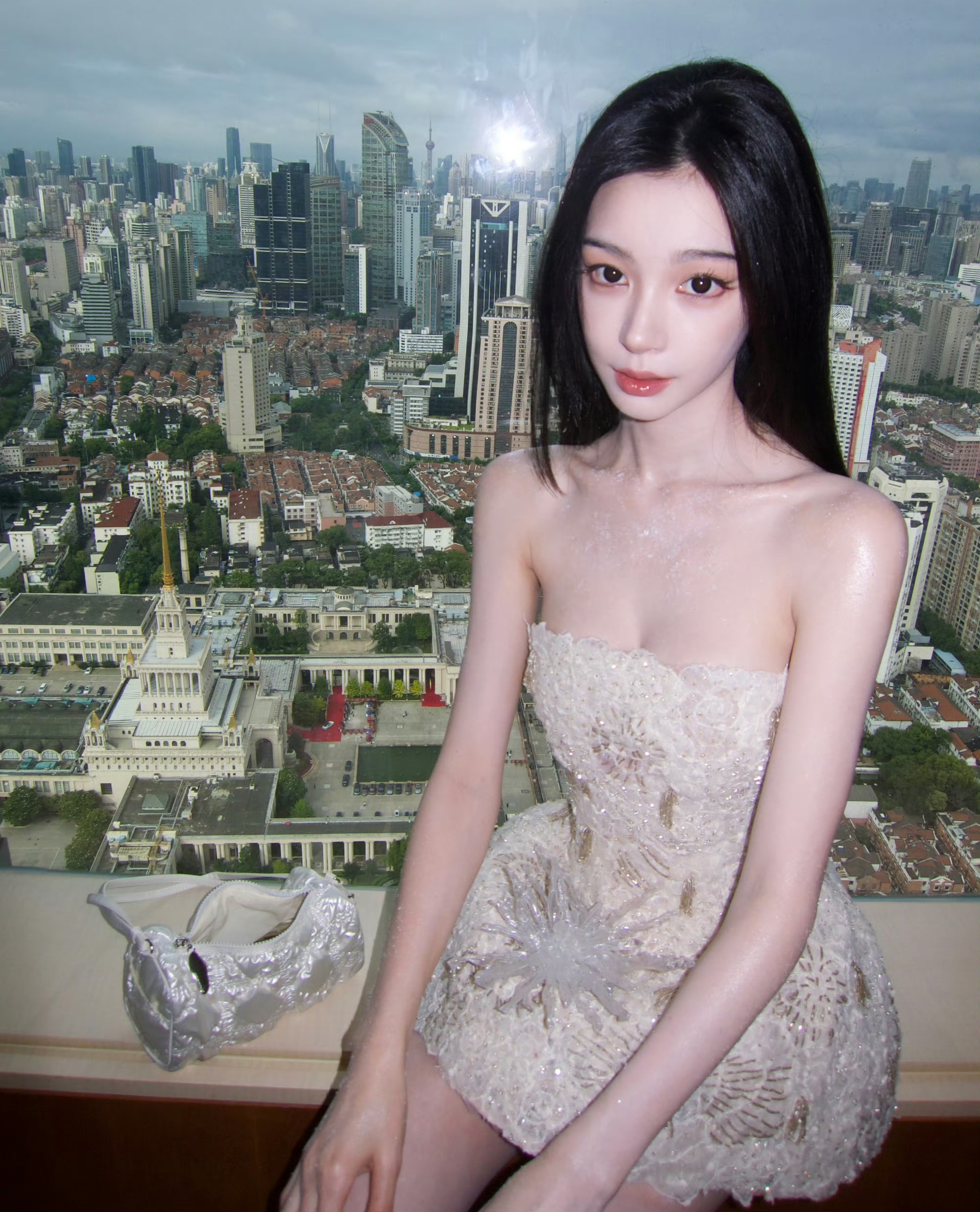 新恋情？42岁胡彦斌和26岁易梦玲马尔代夫亲吻被偶遇，细节对上了