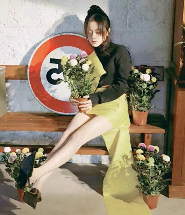 女星图鉴|赵今麦|腿精本精!绝美身材暴击,这腿长比例太离谱了