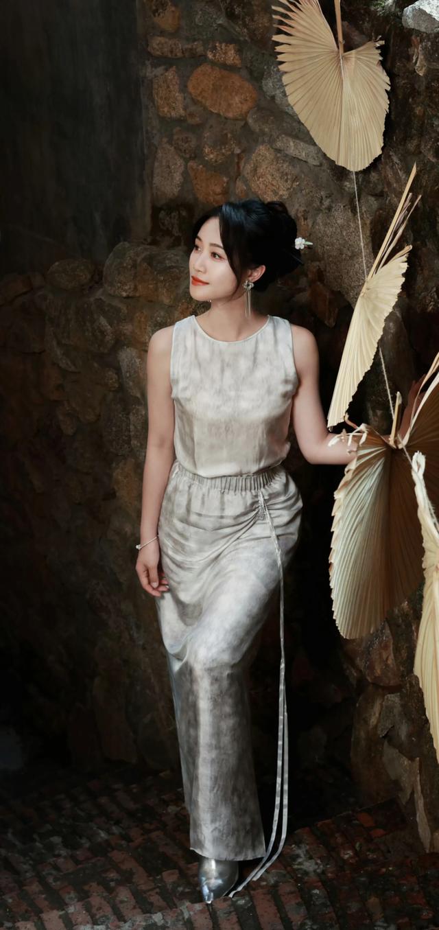 蓝盈莹粉黛佳人窈窕淑女，蓝盈莹壁纸美图