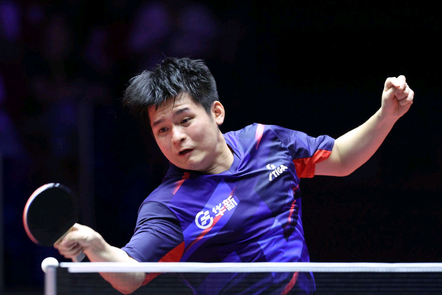 国乒女团横扫泰国女团，国乒男团逆转伊朗队，共同打进四强