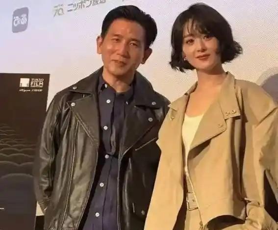 一天5个瓜，顶流恋情、官宣离婚、疑似求婚，娱乐圈有喜有忧