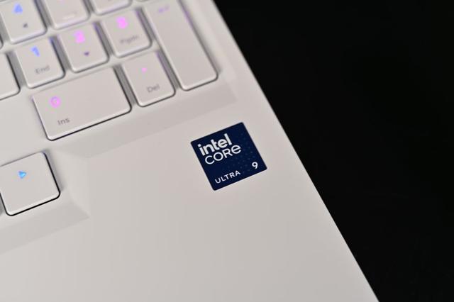 机械革命耀世16Ultra评测：长江存储PC411固态硬盘加持的性能魔兽