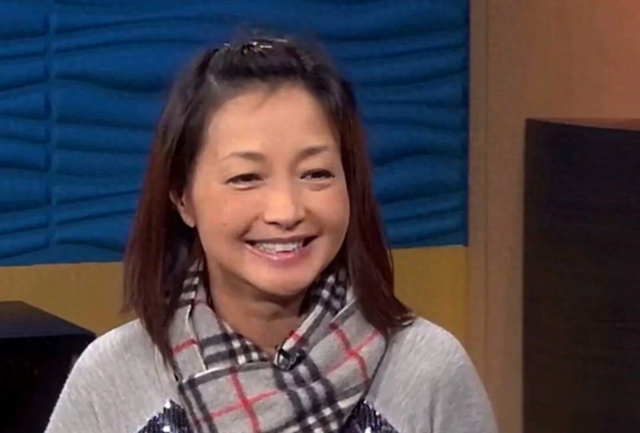 这6位发福的女星好可惜！年轻时倾国倾城，老了却胖成“土肥圆”