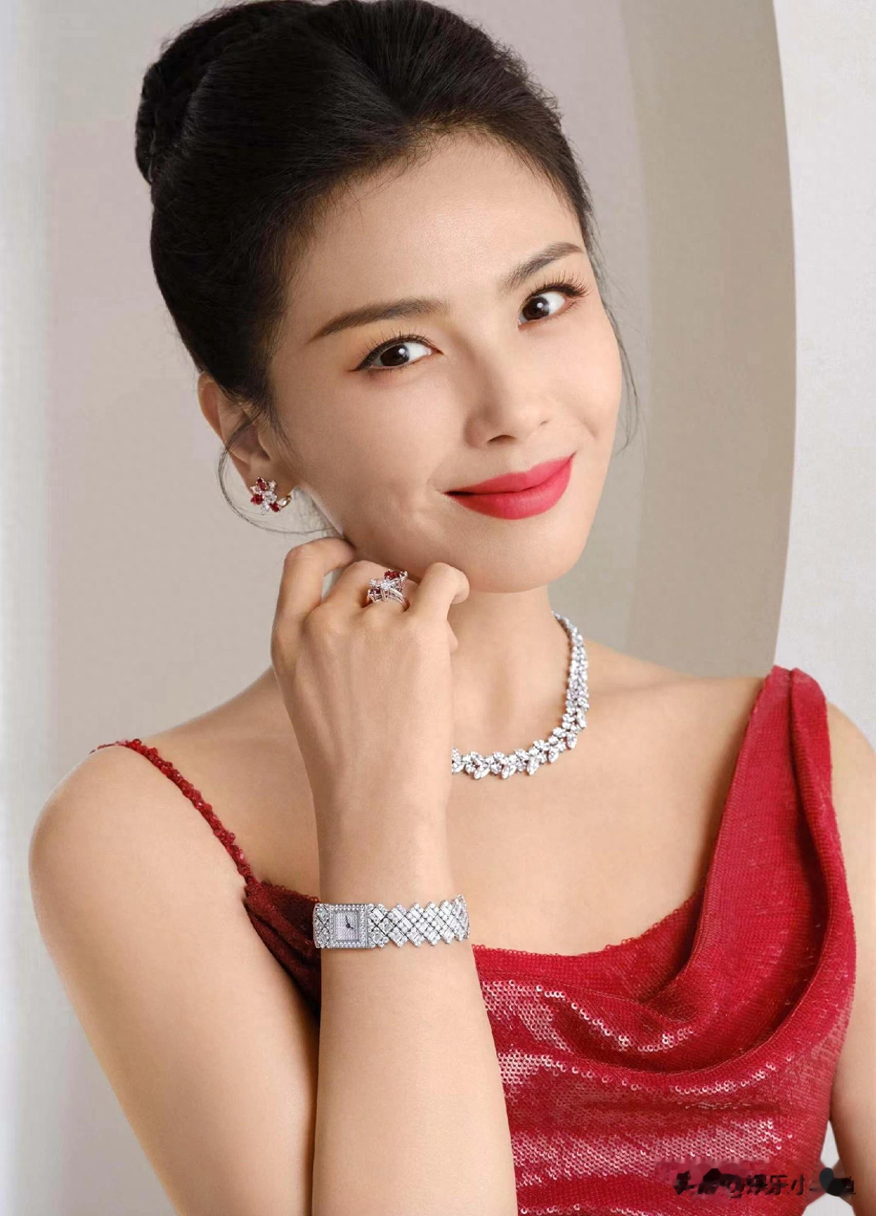 刘涛2026美照首秀！温柔与知性的完美融合，这波优雅暴击太绝了