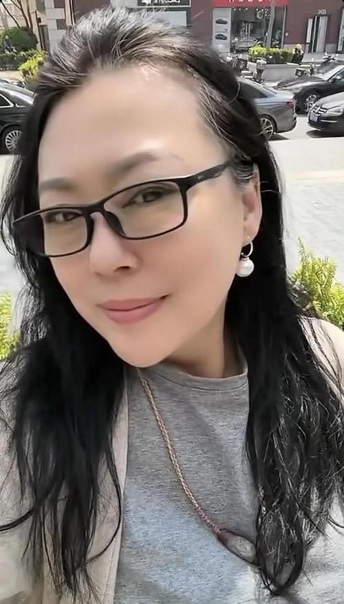 演员李菁菁现状：身材暴瘦很漂亮，态度乐观坚持抗癌