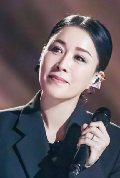 那英没想到，自己的同门师姐田震，如今竟也走上了和刀郎一样的路