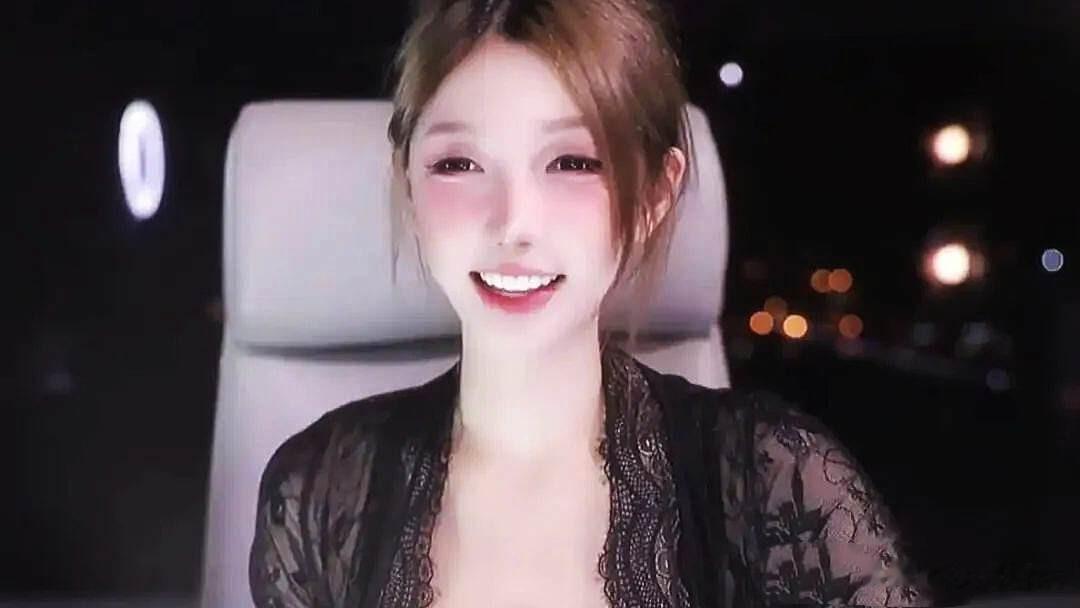 米娜自称在感情中占有欲很强！不会当小三，透露米儿不会再直播