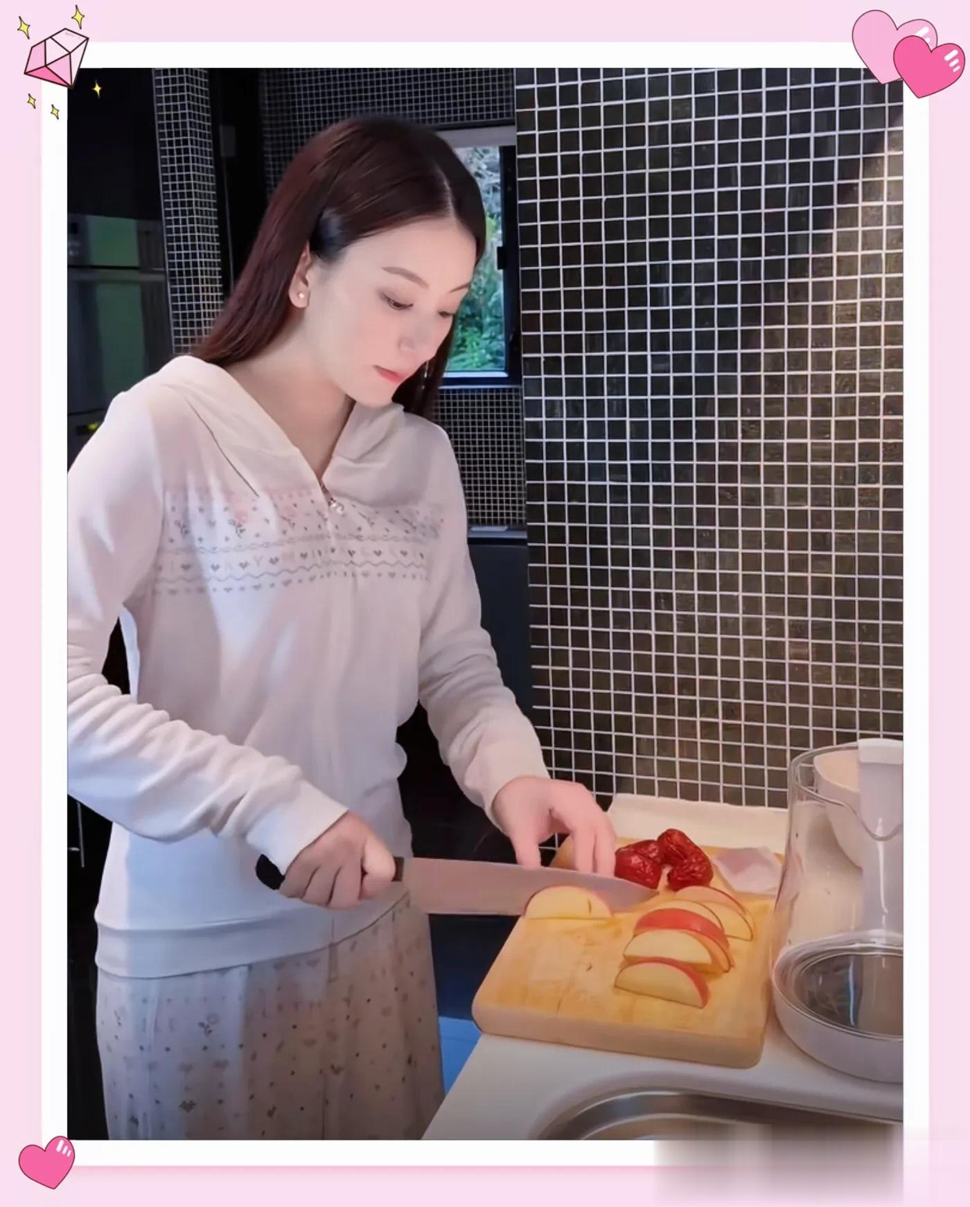 方媛晒坐月子视频，做瑜伽喝养生茶，状态很好，网友：像没生一样