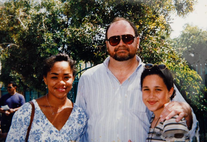 梅根前夫：长得像哈里翻版，宠了梅根9年惨被抛弃，二婚娶富家女