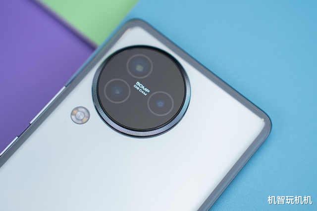 小米最慘的拍照手機，頂級規格如今卻賣白菜價