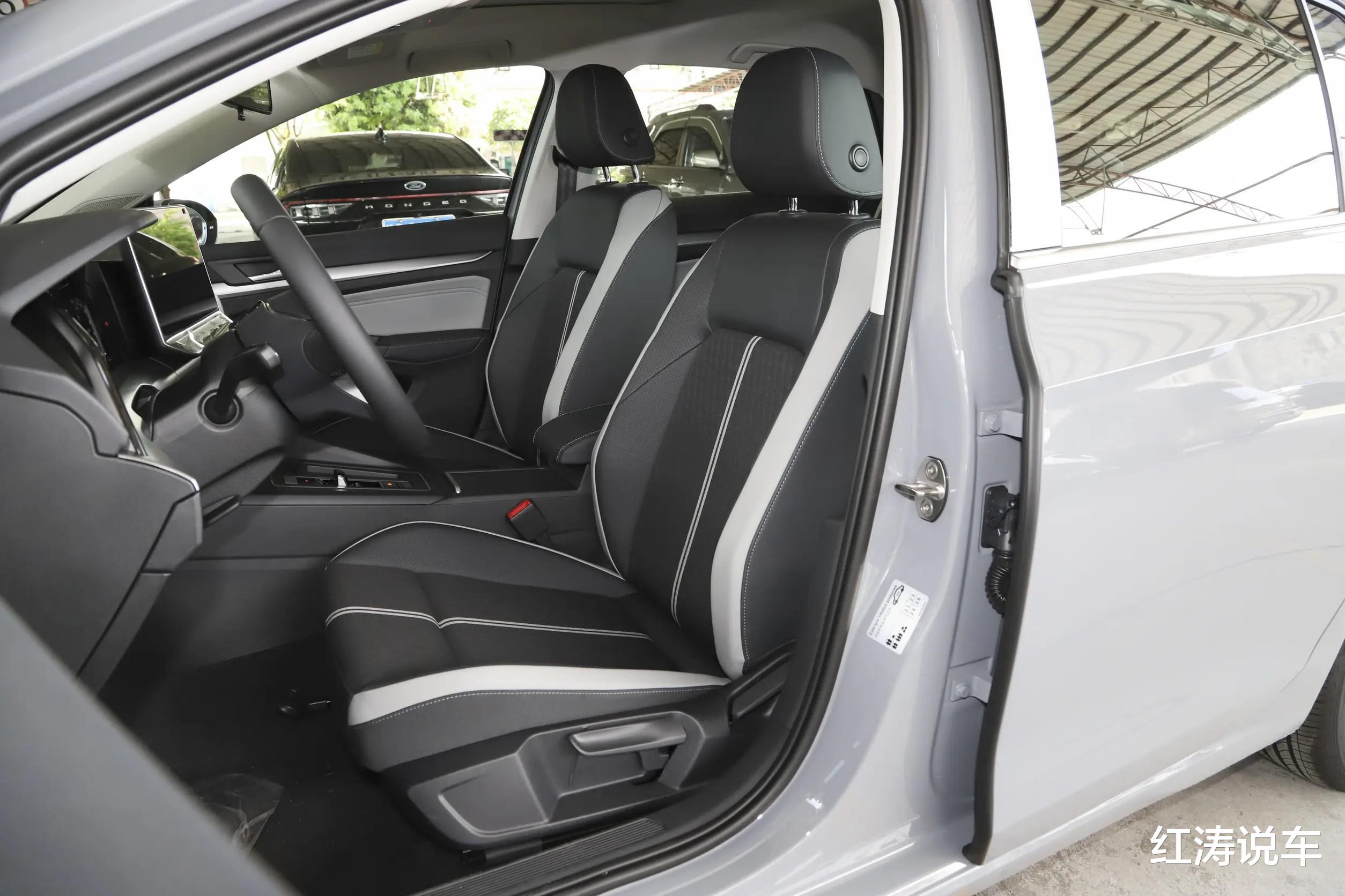 大众高尔夫外观帅气，灵活好开，底盘扎实，年轻人买它怎么样？