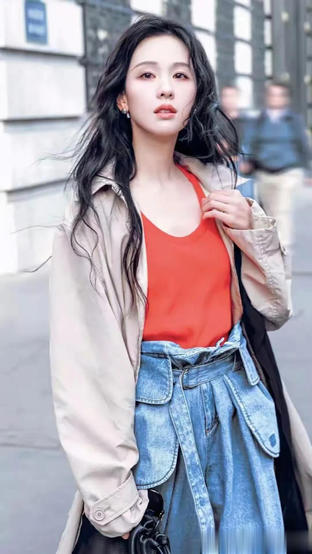 陈都灵，慵懒风依然美丽动人！