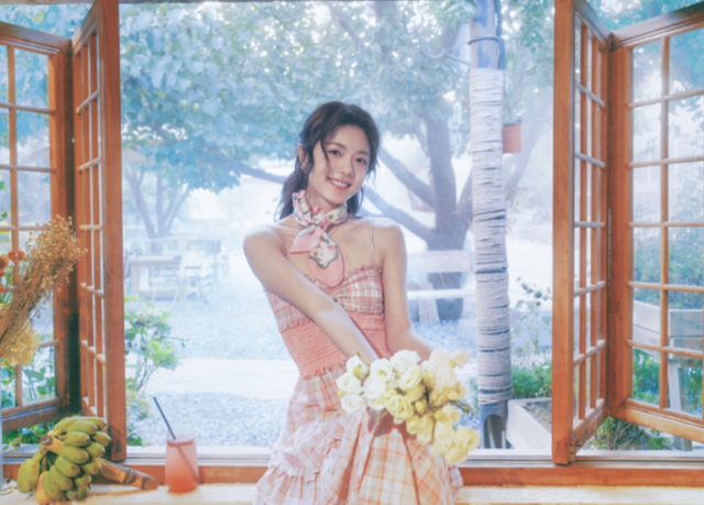 赵今麦：粉色绮梦，邂逅夏日浪漫