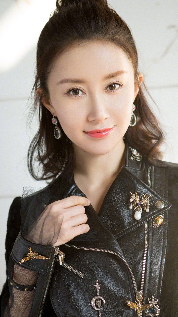 千万粉短剧爆款背后：舒畅的“凤尾”突围战与流量新战场