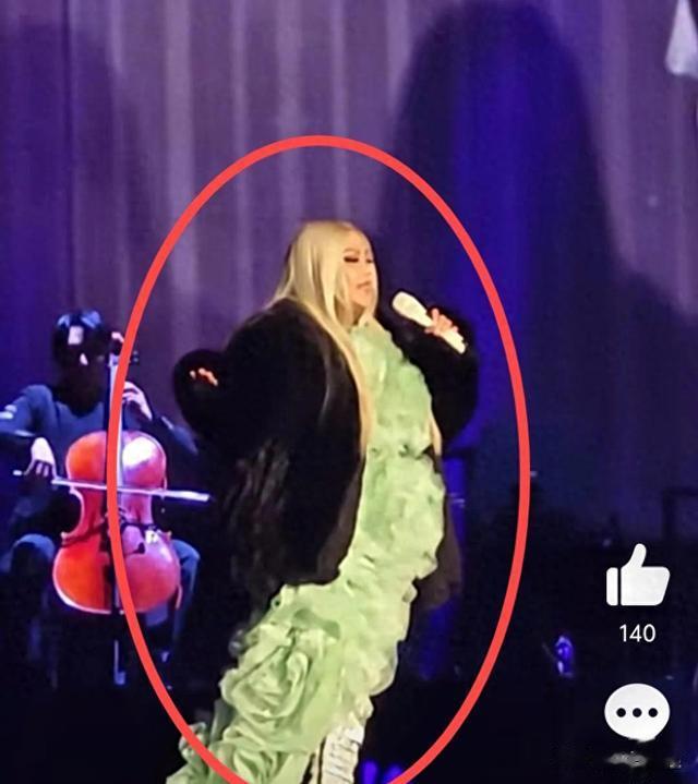 52岁张惠妹最新状态曝光!体重飙升到不敢认,演唱会造型太夸张!