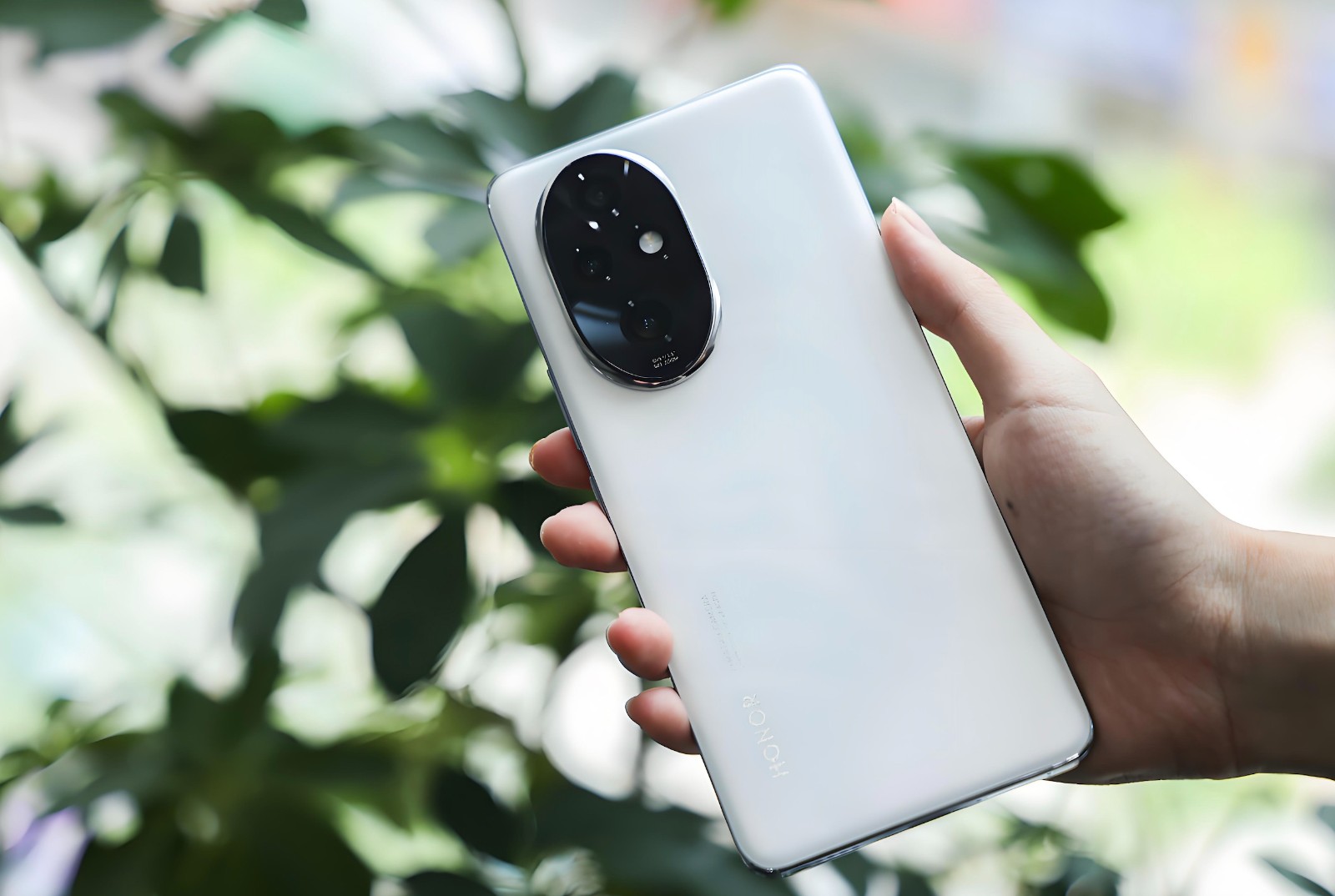 2000元内拍照最强的手机,12GB+512GB仅1699元,支持50倍变焦