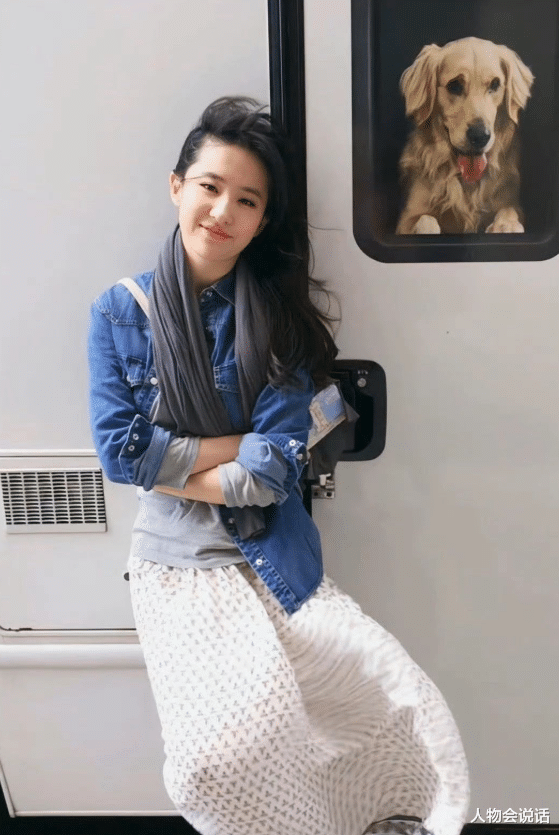 这一次，人气口碑赢麻了的杨紫，又给特立独行的刘亦菲提了个醒