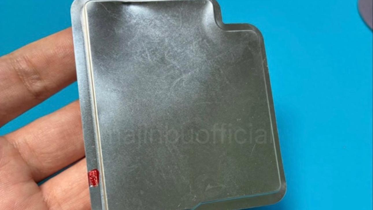 确认！iPhone17 Air电池曝光，有点小