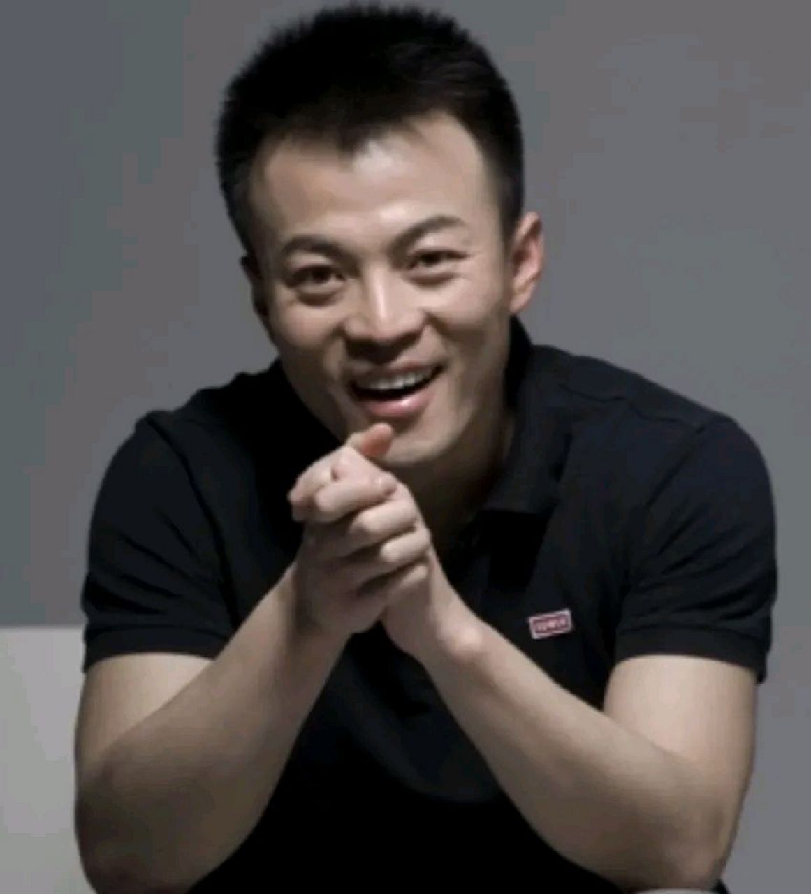 和闫学晶合作11次，私下几乎毫无来往，林家川才是真的人间清醒