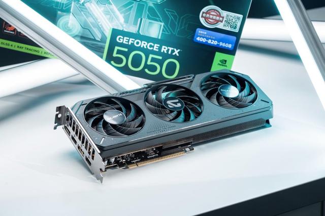 RTX 3050老玩家升級DLSS 4最佳選擇，技嘉RTX 5050魔鷹測評