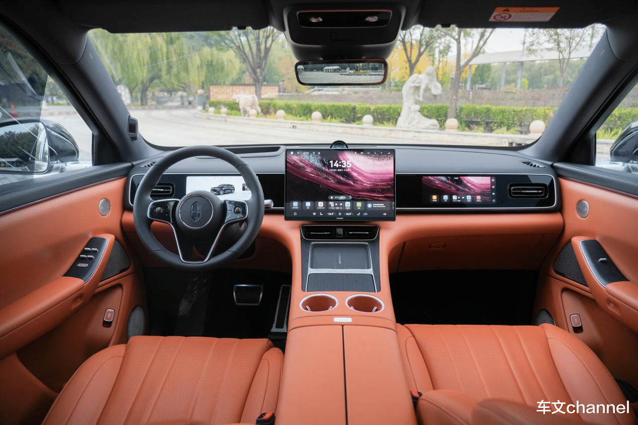 岚图FREE+VS 问界M7，华为智驾差一代，3万差价藏着多少配置秘密？