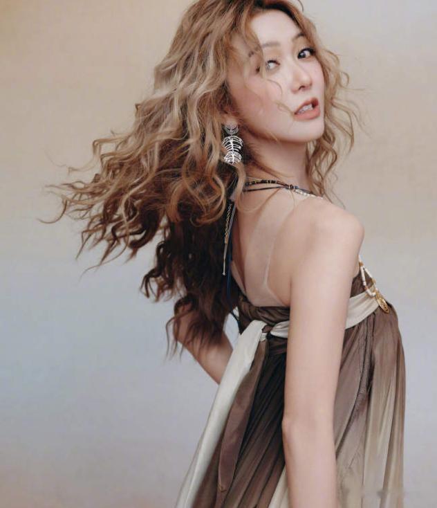 世上没有后悔药，和黑人进出酒店的薛凯琪，为自己的行为买了单