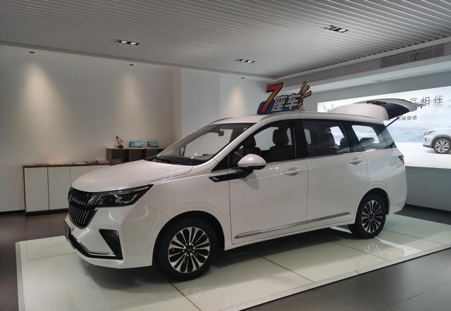 宝骏730plus——五菱佳辰