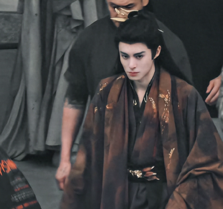 王鹤棣《咸鱼飞升》造型引热议：当颜值内卷遇上角色突破