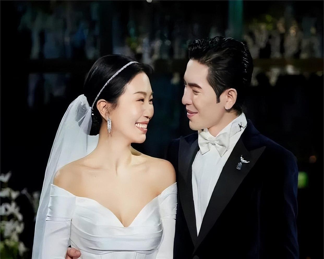 51岁林有慧苦尽甘来，晒“一家三口”回应催生，看来小S早已知内情