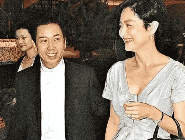 一手好牌打稀烂, 徐克称她是50年一遇的美女, 而她选择当20年\三姐\