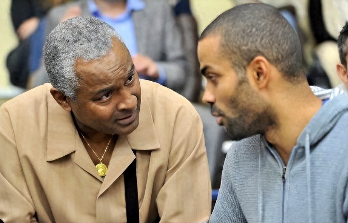 钱再多有什么用?中秋节第二天,3位名人传来噩耗,贾玲真没说错