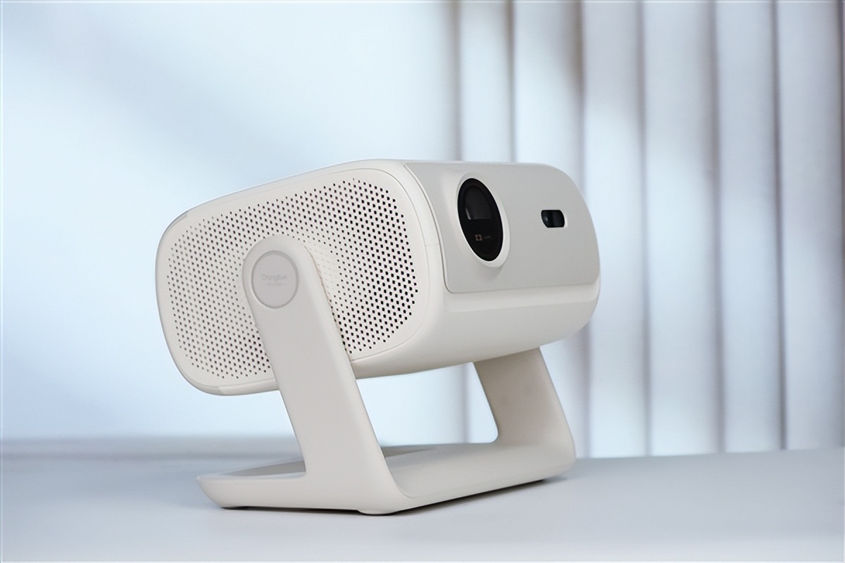 護眼純三色激光！當貝D7X智能投影儀圖賞