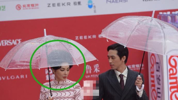 北京这一天：倪妮的恨天高，马丽的深V领，败给了张雨绮的大妈头