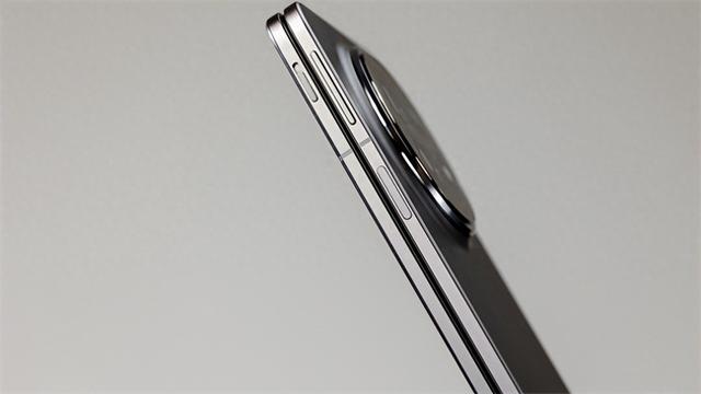 轻薄又全能 2025年入手折叠屏依然选OPPO Find N5