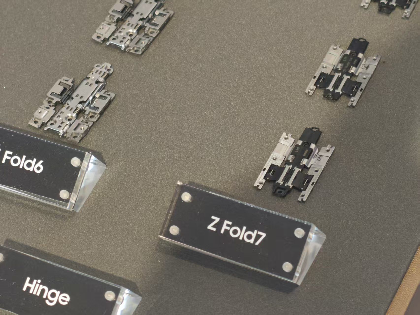 三星Z Fold7/Flip7评测:折叠屏也有Ultra体验了,要火?