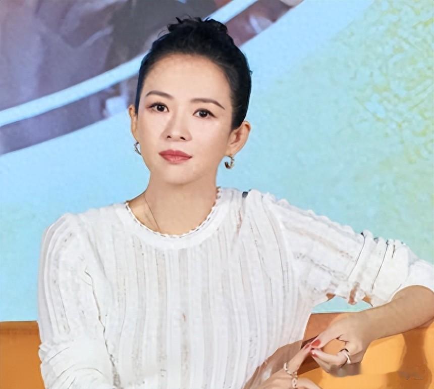 章子怡也没想到,判给前夫汪峰的9岁女儿,如今成了她的“救赎”