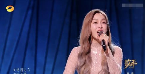 大S去世四个月范晓萱大变样，身材臃肿，打舌钉纹纹身，星相全无