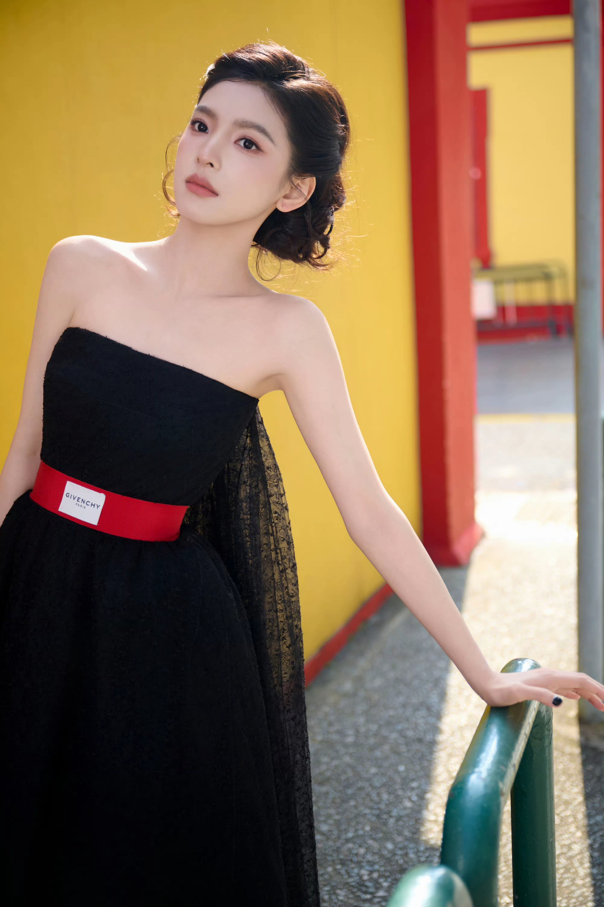 章若楠抹胸连衣裙，美美滴小姐姐